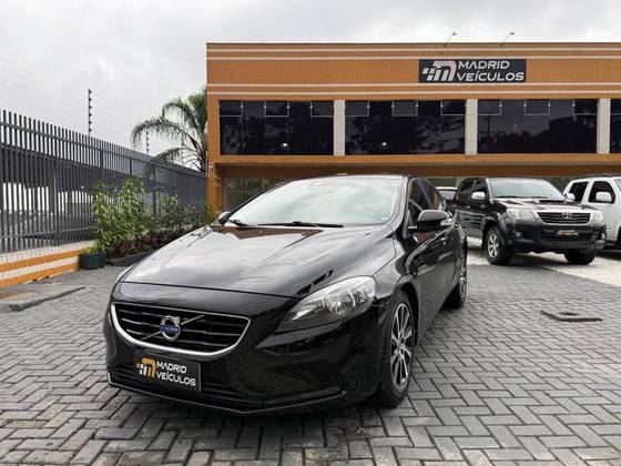 VOLVO V40 2.0 T4 COMFORT TURBO GASOLINA 4P AUTOMÁTICO